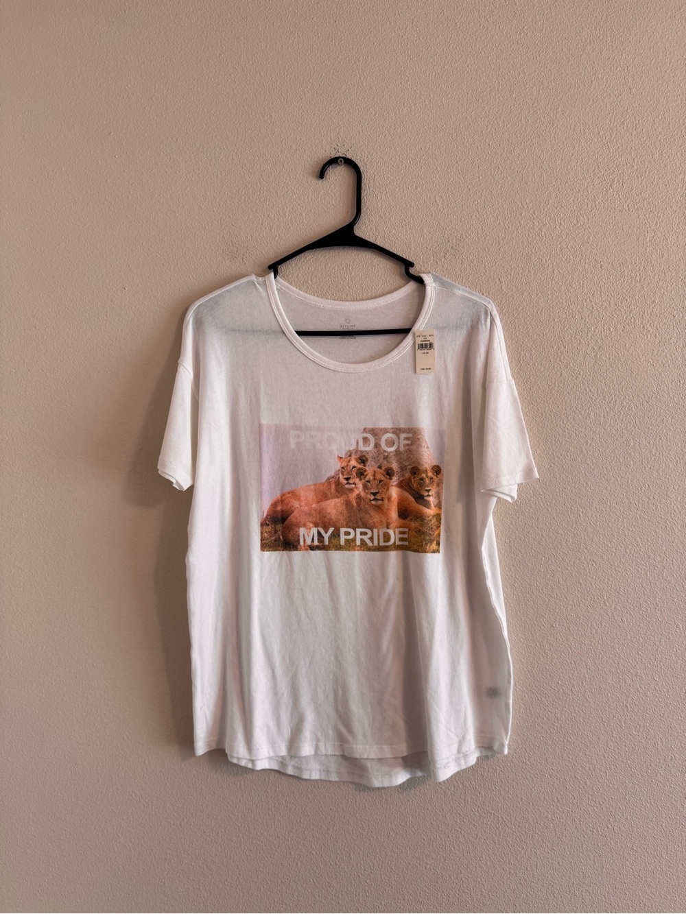 NWT White Graphic Crew Neck T-Shirt